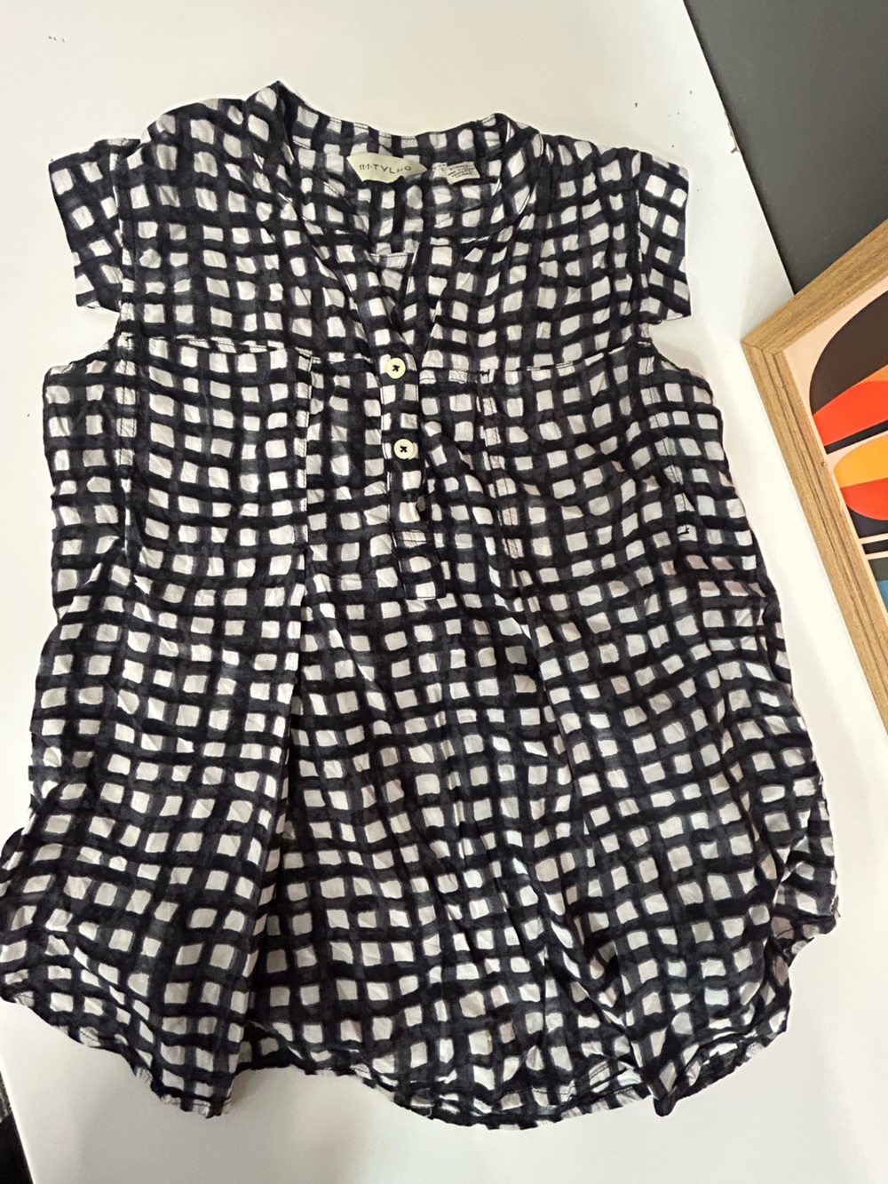Black and white blouse size XS